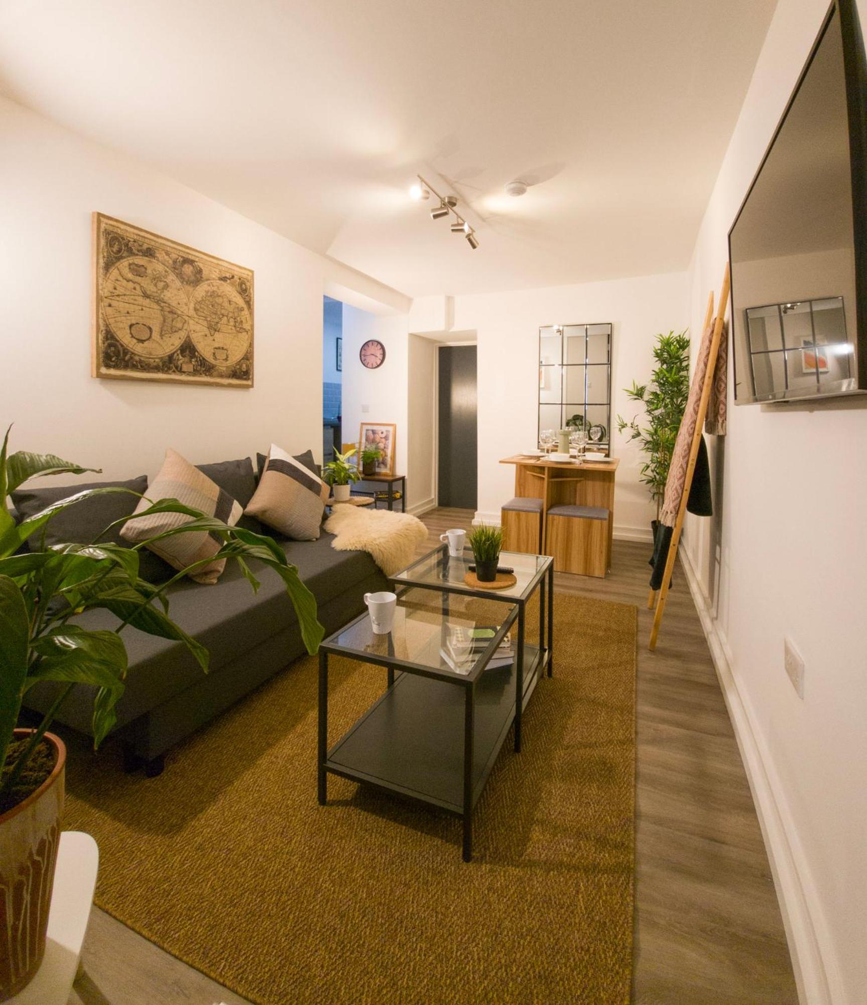 Plenty Of Parking Available; 3 Bedroom Apartment By Property Promise Cardiff Exterior foto